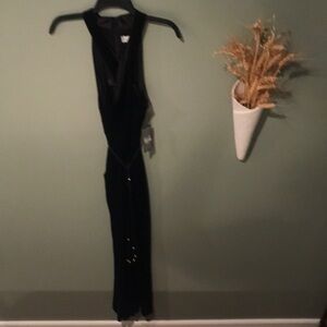 Tahari Arthur S. Levine Black Velvet Sleeveless Jumpsuit. 10P NWT